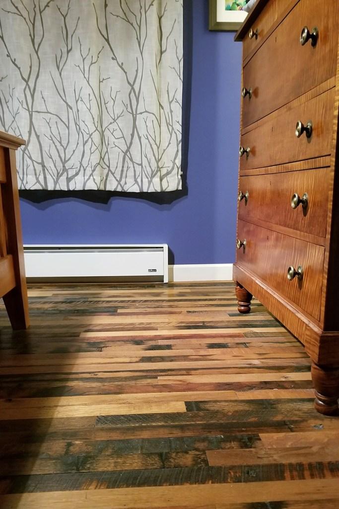 A more narrow, single width of Settlers’ Plank Reclaimed Oak in a NY home.