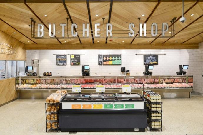 Chevron inspired ceiling and angled wall paneling – I wish I lived closer to this awesome butcher shop! (Those of you near Chicago, IL may recognize it…)